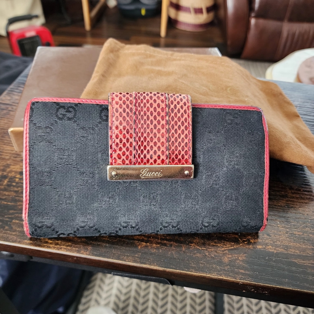 Gucci Black and Red Women's Bag